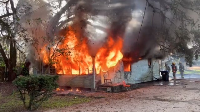 1 person rescued after fire breaks out at Apopka home