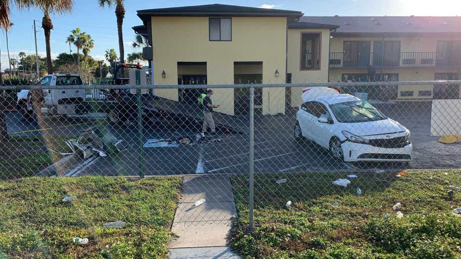 FHP: 2 dead, 3 injured after crashing into Kissimmee hotel on