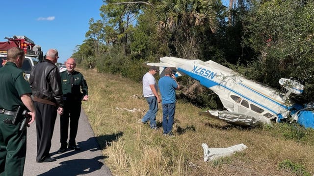 2 injured after plane crashes on I-95 in Flagler County: officials