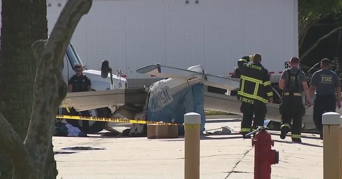 Heroes help pilot escape plane after crash landing | FOX 35 Orlando