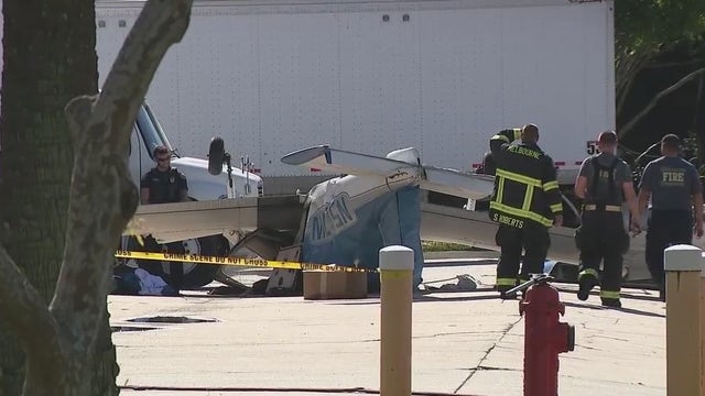 Heroes help pilot escape plane after crash landing