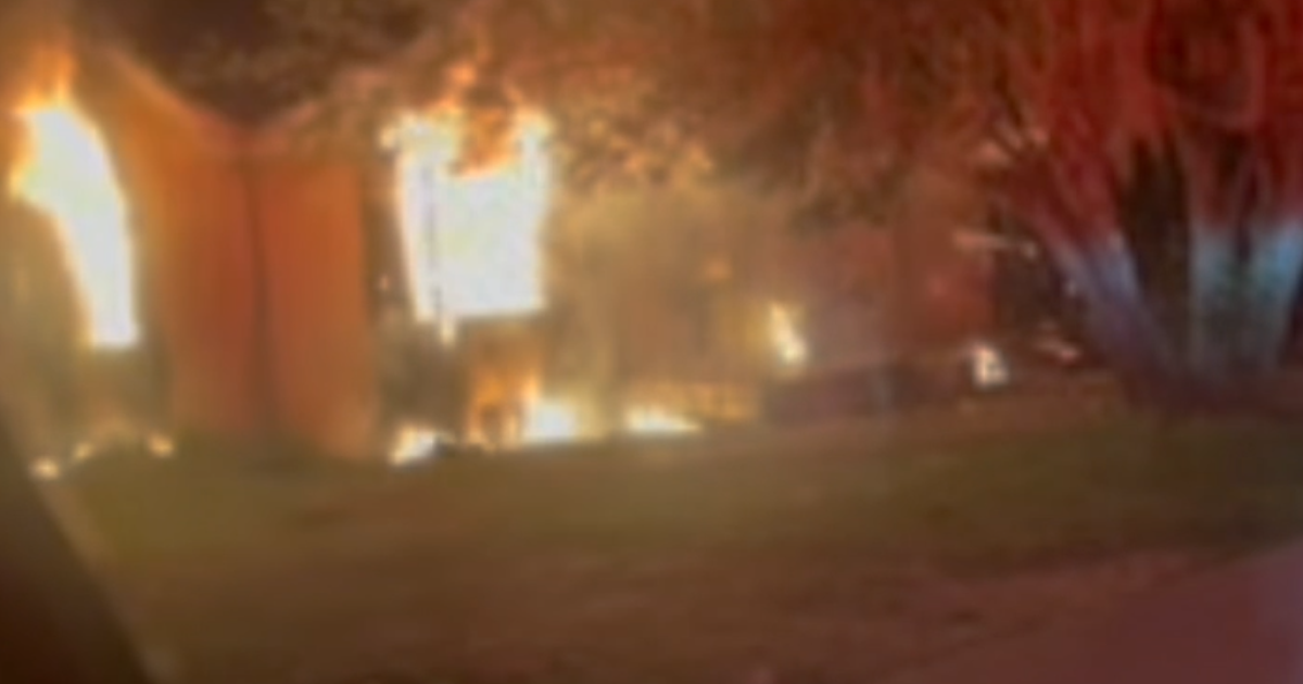 Firefighters fight fire at Ocala home | FOX 35 Orlando