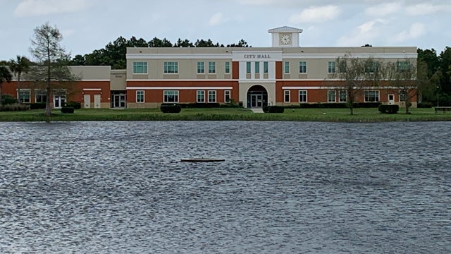 Palm Coast leaders vote themselves 365% pay raise