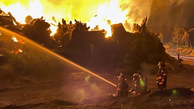 Massive 2-acre mulch fire erupts at recycling plant in Apopka