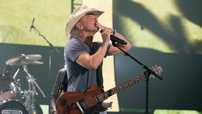 GETTY-kenny-chesney.jpg