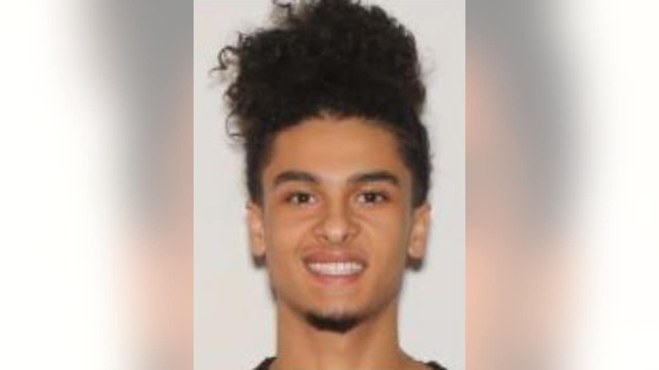 Deputies seek info after 19-year-old shot, dropped off at Apopka hospital and later dies Deputies seek info after 19-year-old shot, dropped off at Apopka hospital and later dies