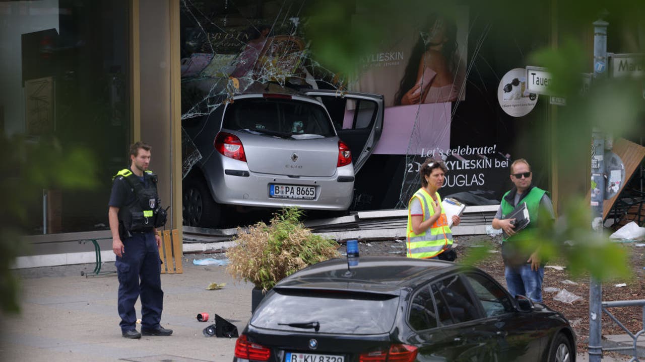 Driver hits pedestrians in Berlin shopping district, killing 1 and injuring 8 - Vimarsana News