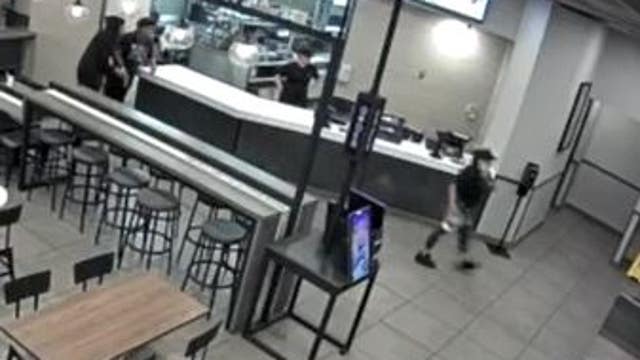 Video allegedly shows Taco Bell worker throwing boiling water on customers