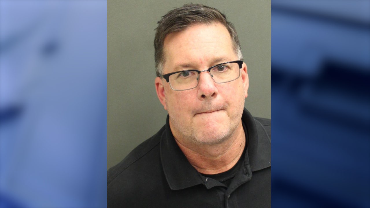 Former Florida high school teacher, Universal employee convicted of attempting to meet girl for sex - Vimarsana News