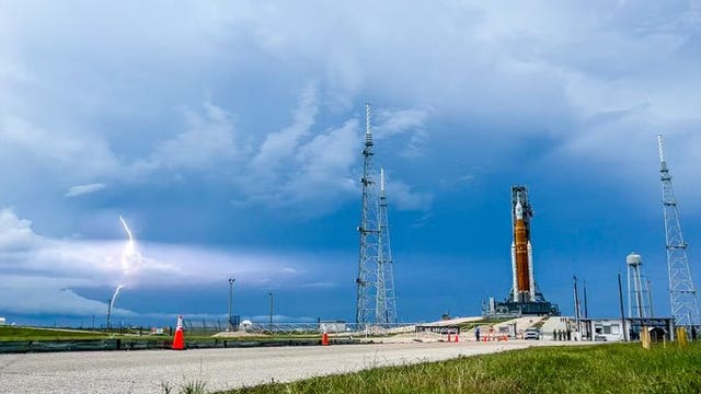 Report shows Artemis moon missions over budget, behind schedule