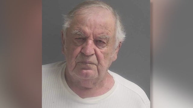 Florida man who allegedly attempted to buy a child for $100,000 dies while in custody