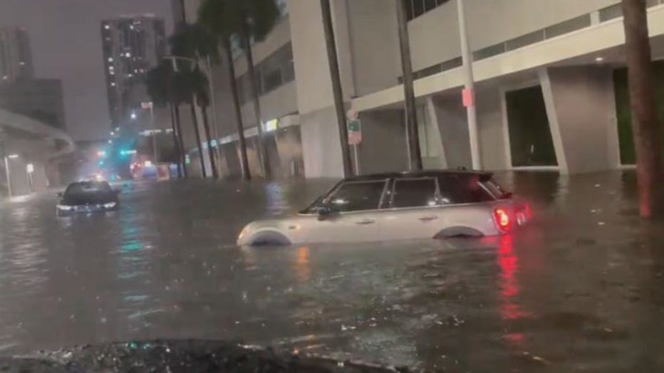 Flooded-cars-in-Miami.jpg
