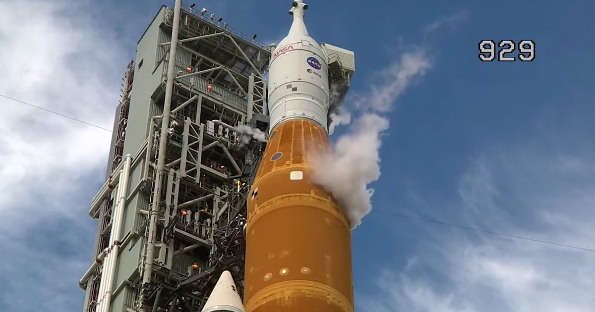 NASA delaying Artemis moon mission again, as space race intensifies ...
