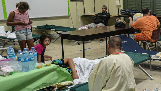 What should you bring to a hurricane shelter?