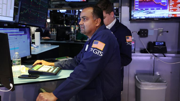 Dow Jones Average Falls To Low For Year