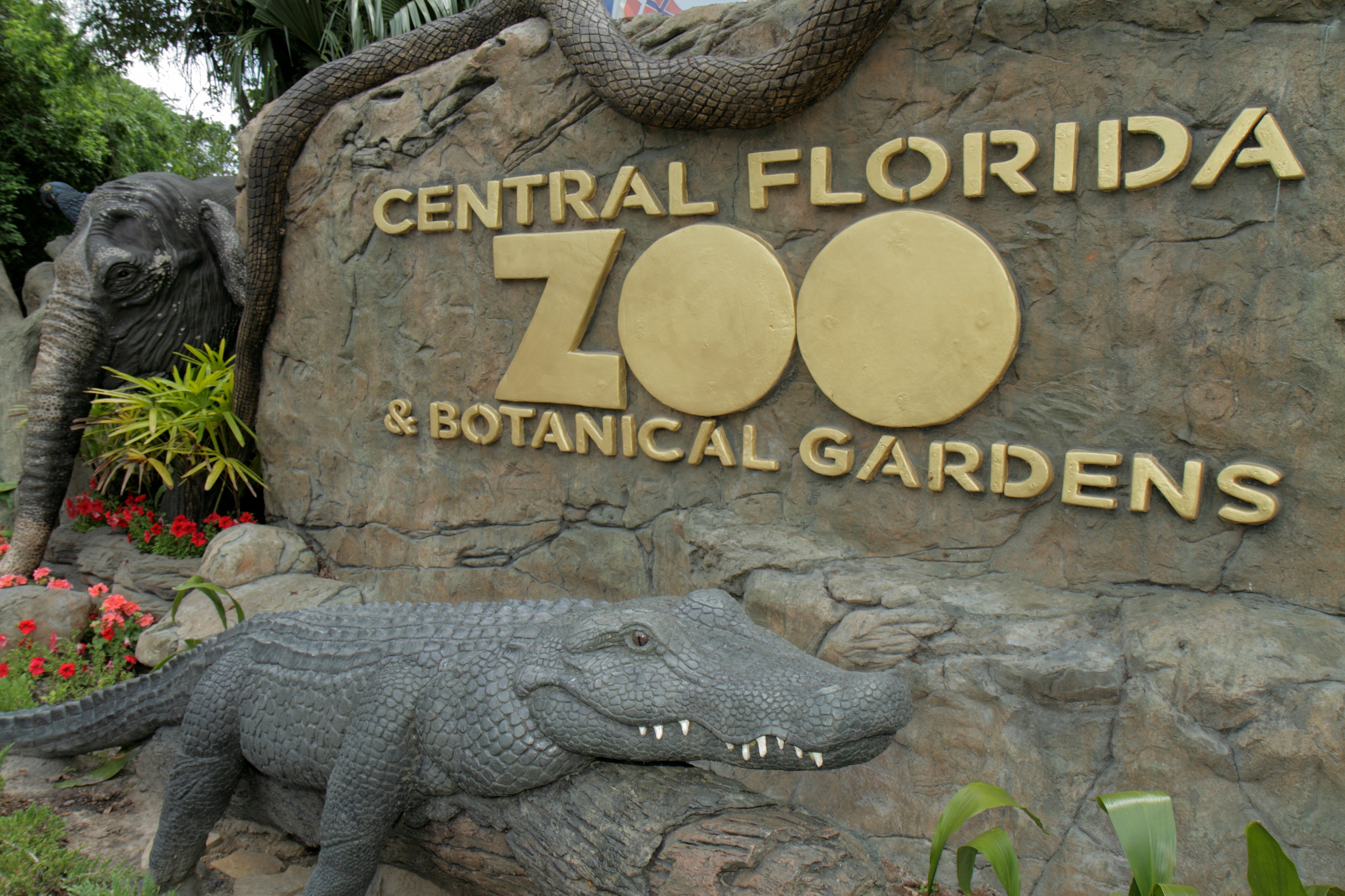 Moms can get free admission to Central Florida Zoo on Mother's Day