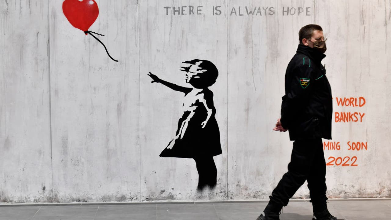 その他 BRANDALISM(Banksy) Sync BUCKET ON HEAD Banksy's bold mix of classical art and rebellion features Paint