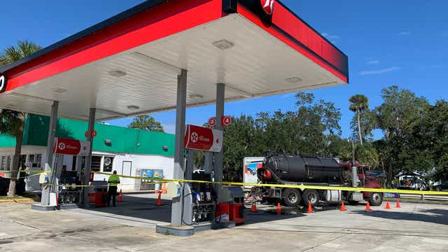 3 injured after tanker truck suddenly catches fire at New Smyrna Beach gas station