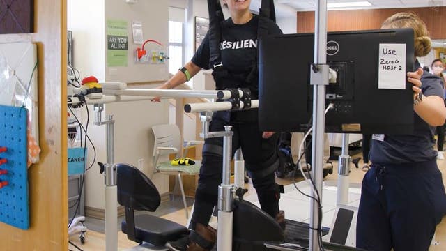 Florida mom paralyzed by COVID-19 walks again following rehabilitation at Orlando hospital