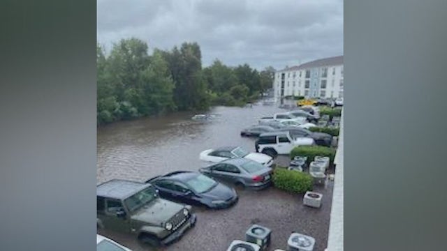 UCF students search for places to stay after apartments destroyed by Ian