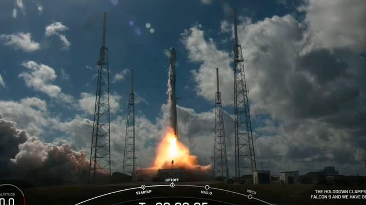 SpaceX successfully launches more Intelsat satellites from Florida
