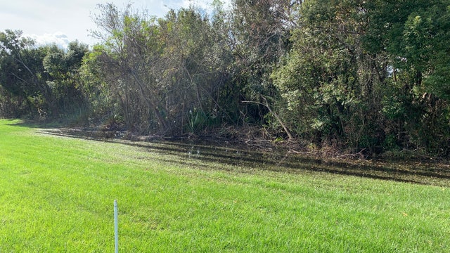 Florida homeowner appeals to county to ease flooding in Apopka neighborhood