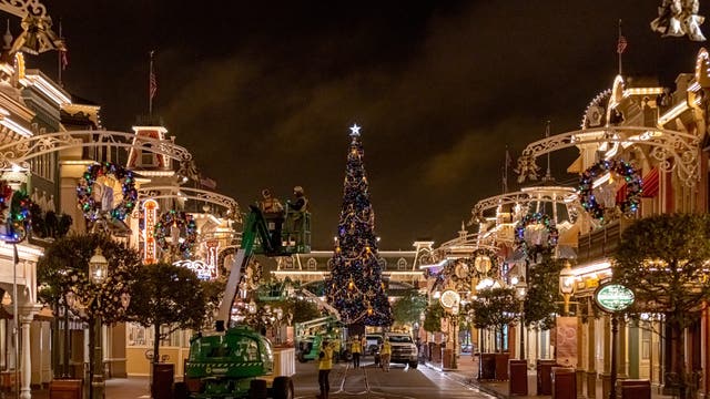 WATCH: Disney's Magic Kingdom transforms overnight for holiday season