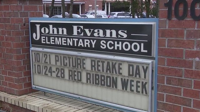 Florida parents frustrated over reported health concerns at elementary school