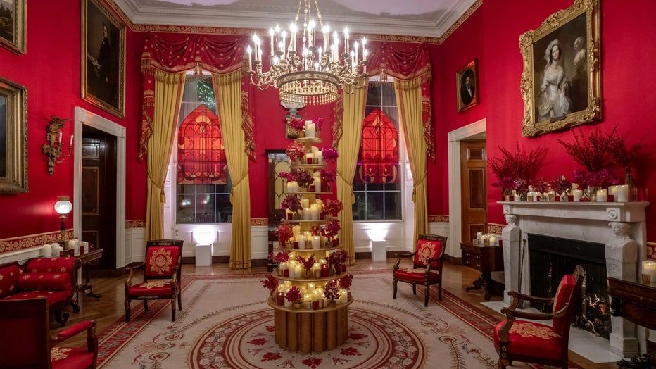 WhiteHouseHolidayDecor_RedRoom.jpg