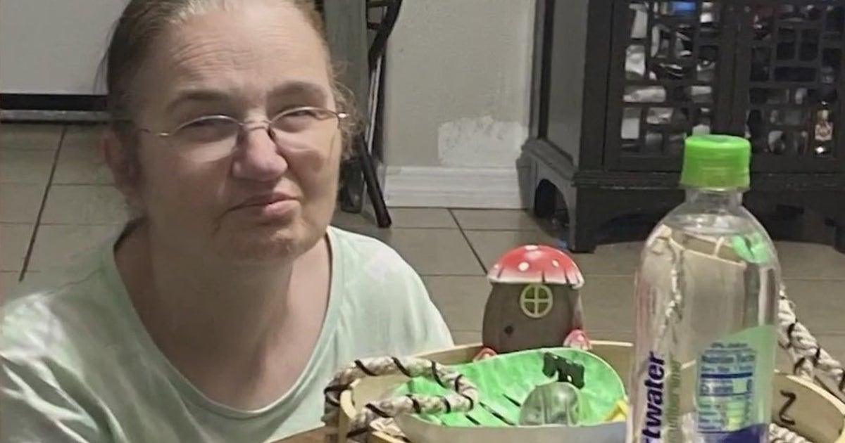 Daughter seeks answers after mom killed in crash involving red light ...