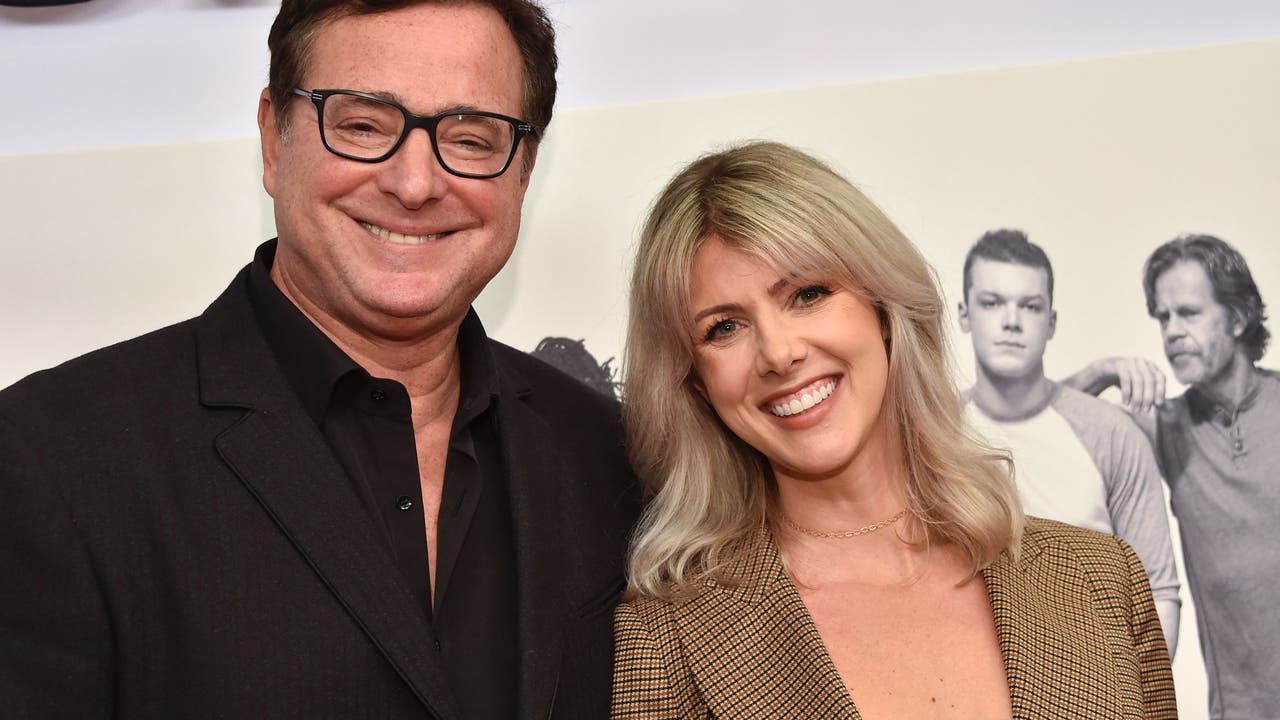 Bob Saget's wife, Kelly Rizzo, pins heartfelt post on anniversary of actor's death: 'it stills seems unreal' - Vimarsana News