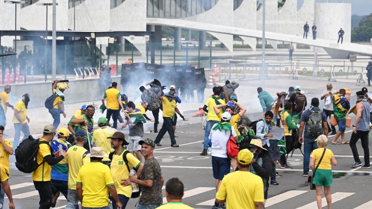Brazil uprising: Pro-Bolsonaro protesters storm Congress, high court after election loss - Vimarsana News