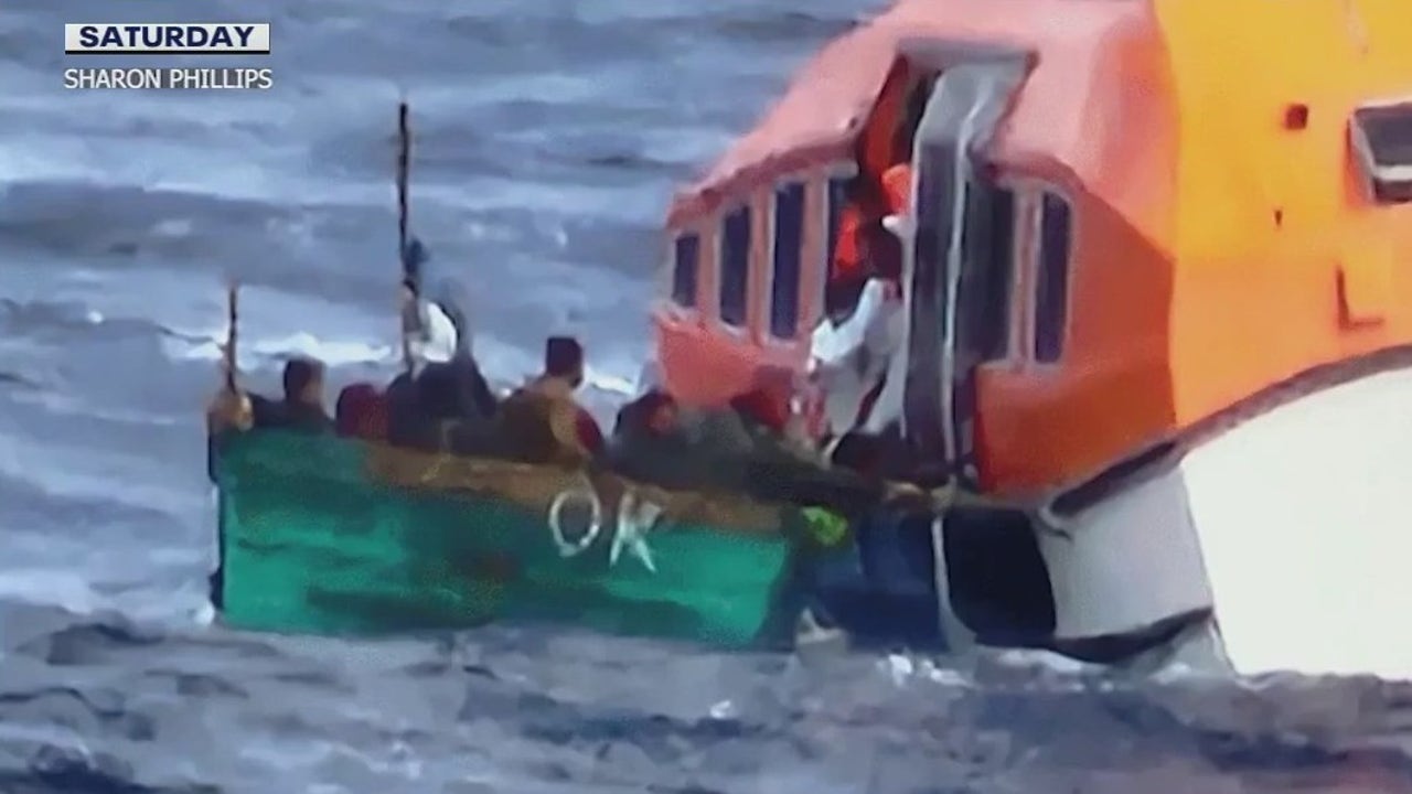 florida cruise ship picks up refugees