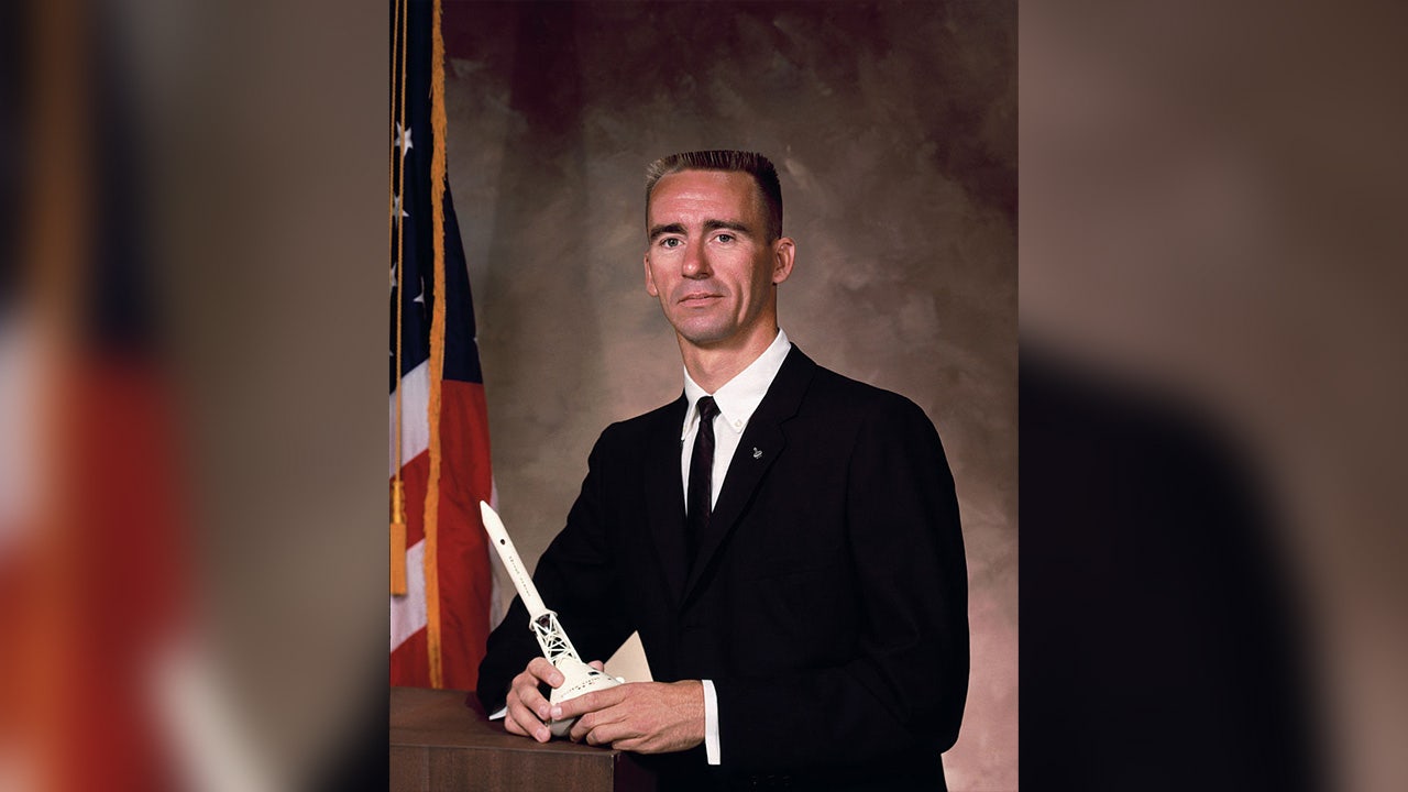 Walter Cunningham, last surviving astronaut from 1968 Apollo 7 mission, dies at 90 - Vimarsana News