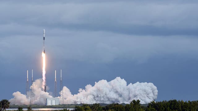 SpaceX successfully launches 23 Starlink satellites into orbit