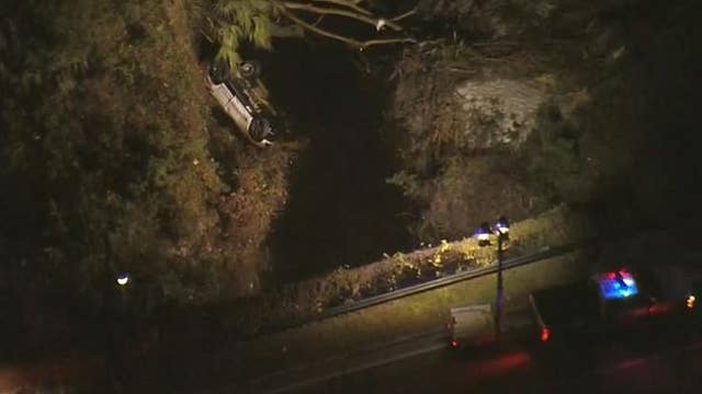 1 killed after car flips over, crashes into Little Wekiva River in Altamonte Springs, officials say
