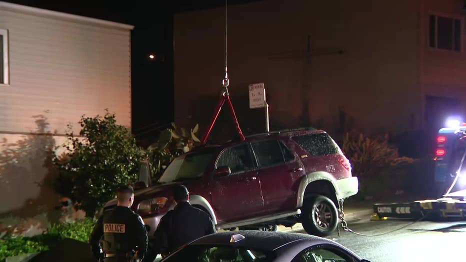 james-car-in-sinkhole-KTVUEME003_6_mpg_KTVUf199_13_06.34.30.13.jpg