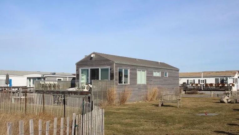 Hamptons trailer park home for sale