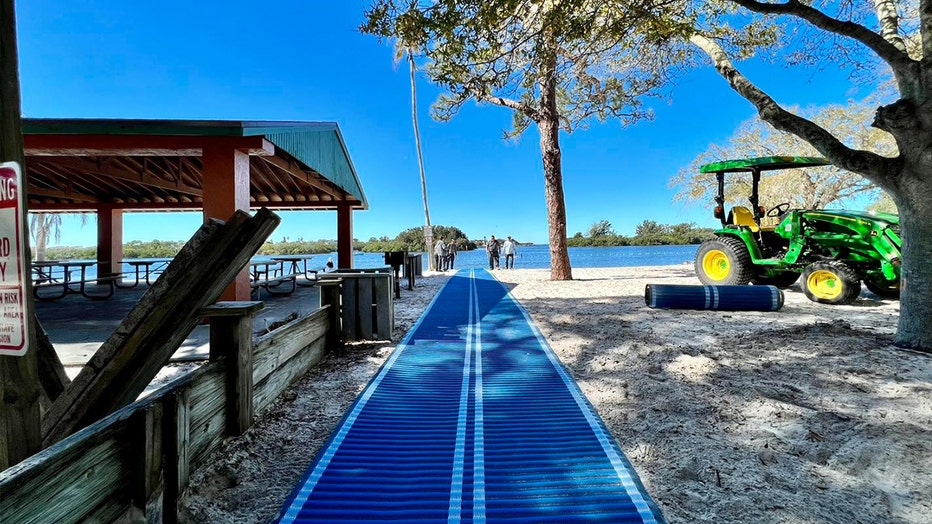 ANCLOTE-RIVER-PARK-ADA-WHEELCHAIR-BEACH-MAT-3.jpg