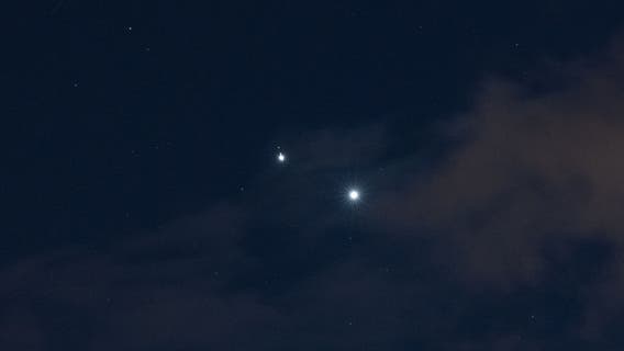 UFO? What are those two bright lights in the Florida sky?