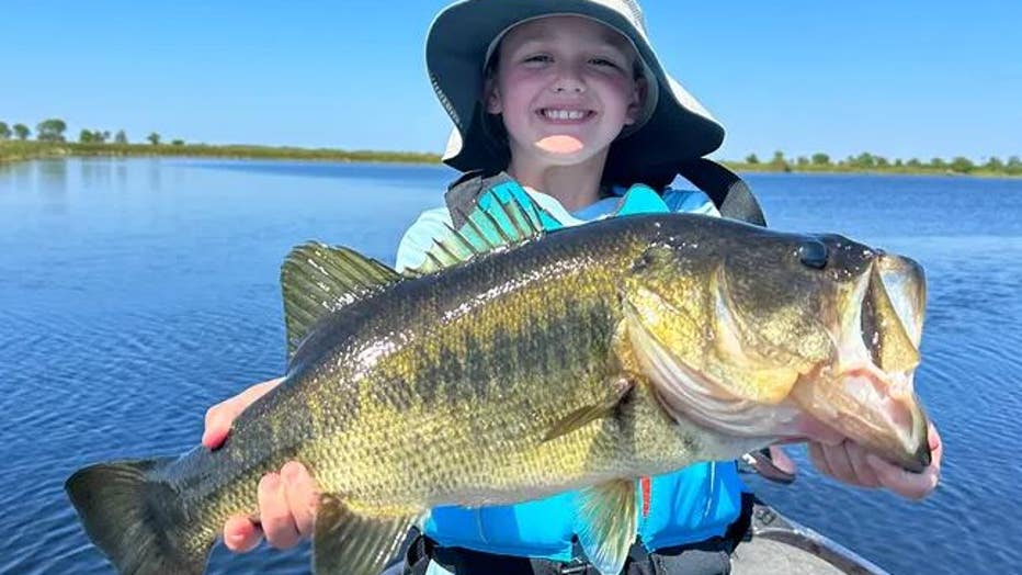 'She Thinks We're Just Fishing': Viral Video Of Father-daughter Florida ...