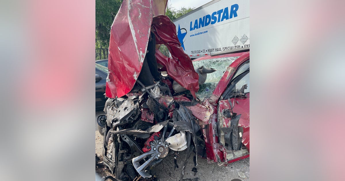 Driver goes over edge of SR 528 overpass, landing on I-4 below | FOX 35 ...
