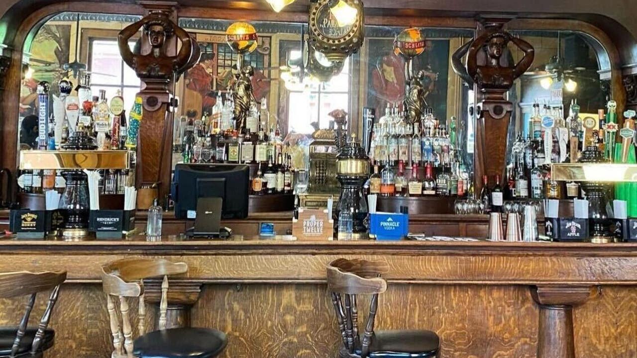 This Florida gem is the state’s oldest bar