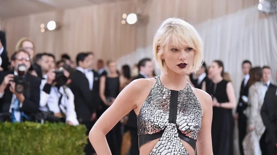 Taylor_Swift_Met_Gala.jpg