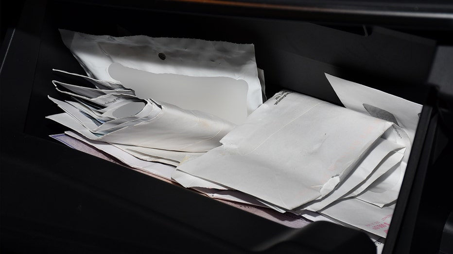 sarasota-postal-theft-2.jpg