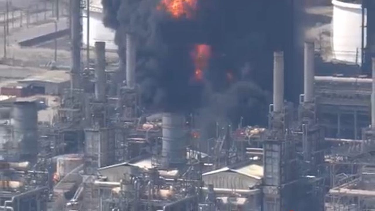 Deer Park Fire: Plant goes up in blaze, no shelter in place issued; 1 person hospitalized - Vimarsana News