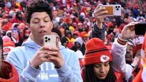 Jackson Mahomes grabbed restaurant owner by throat, forcibly kissed her three times: court document