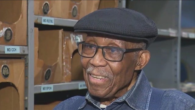 Chicago man, 98, who works 7 days a week explains the secret to his longevity