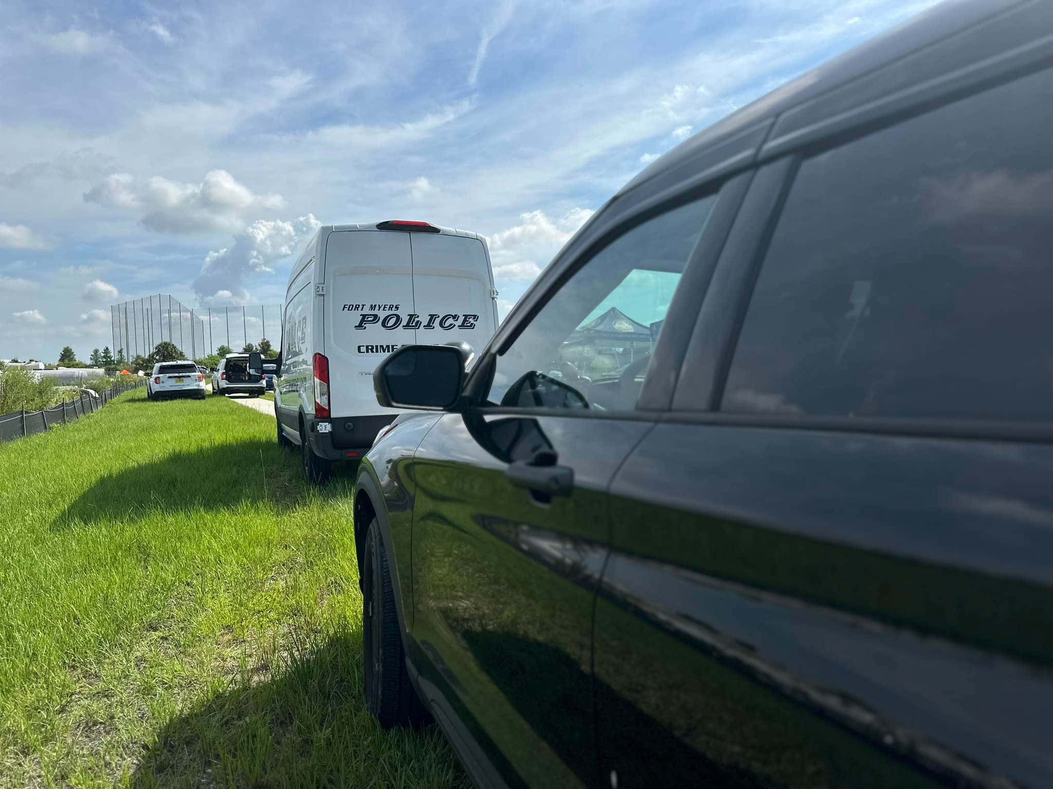 Shark bites FL man hand at Everglades • 5 FL teens found dead in car ...