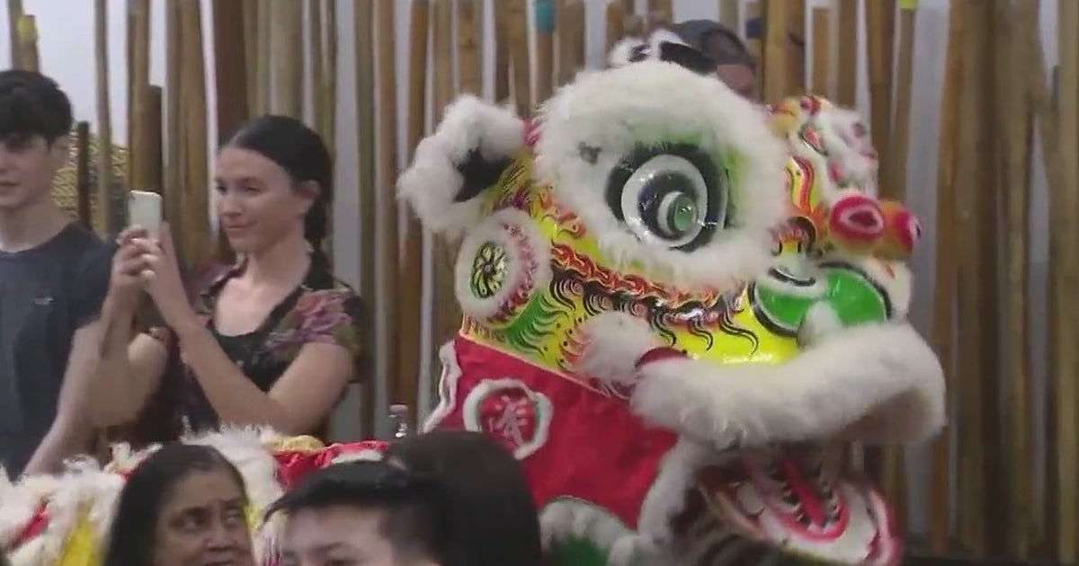 Central Florida community celebrates new AAPI education law | FOX 35 ...